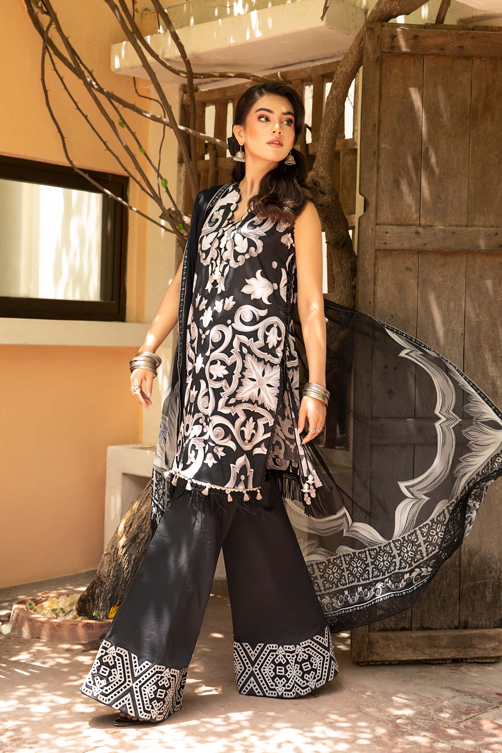 Maria B | Eid Basic Lawn | MB-CUS25-904B - by - Libasekhas UK - Registered Vendor of : Maria B - 100% Original Designer Dresss