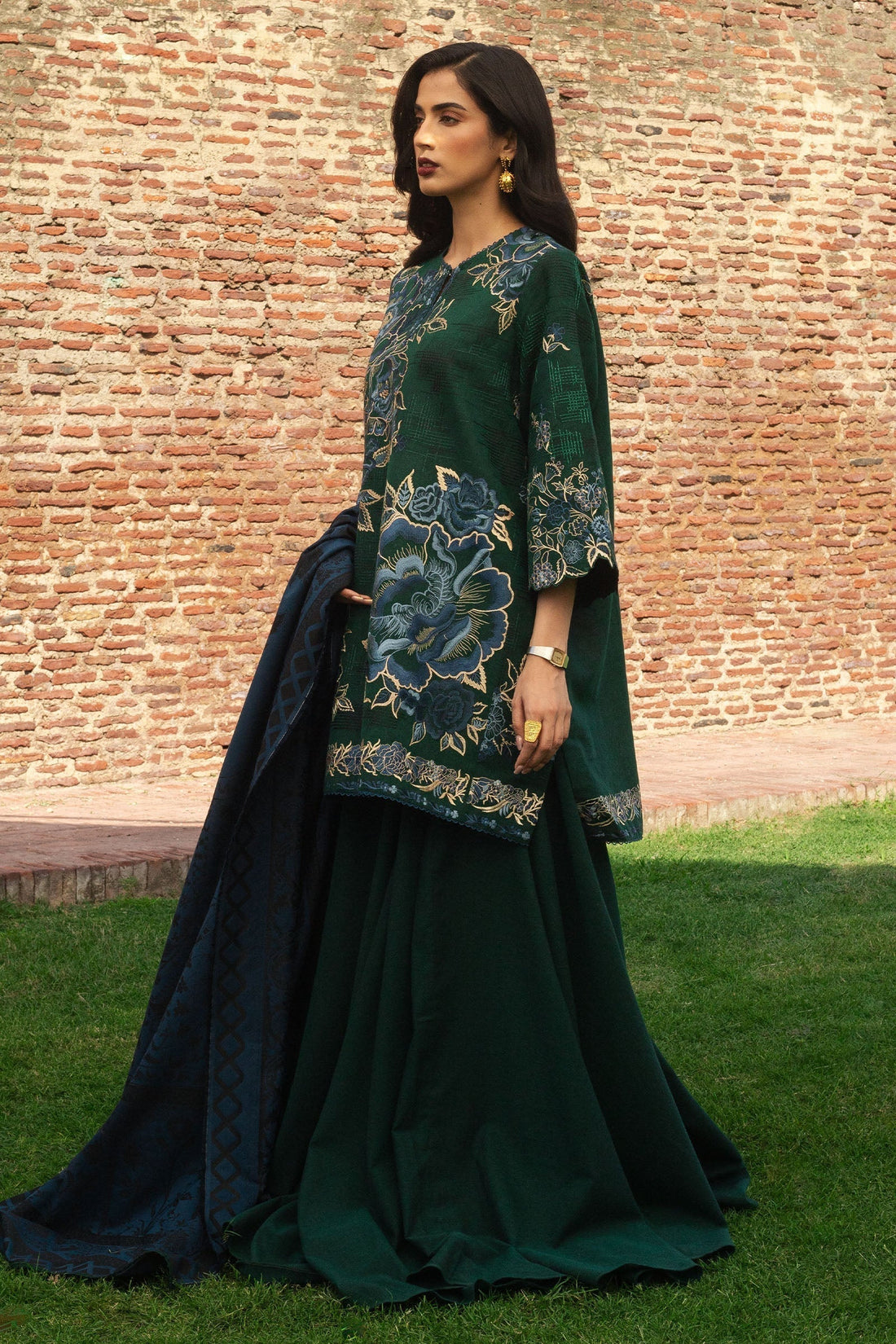 Zara Shahjahan | Winter 24 |  MINA-D7 - by - Libasekhas UK - Registered Vendor of : Zara Sahjahan - 100% Original Designer Dresss