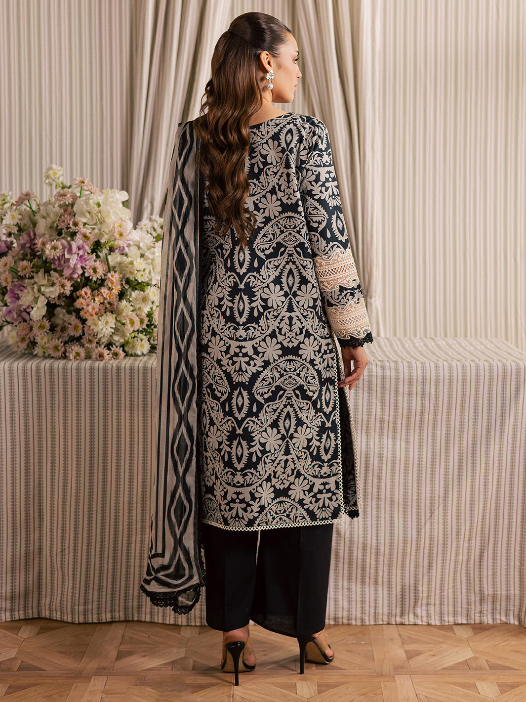 Mahnur | Jahaan Lawn 26 | MJ-09 - by Libasekhas UK - Registered Vendor of : Mahnur - 100% Original Designer Dress