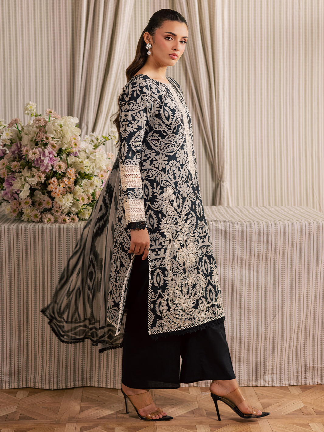 Mahnur | Jahaan Lawn 26 | MJ-09 - by Libasekhas UK - Registered Vendor of : Mahnur - 100% Original Designer Dress