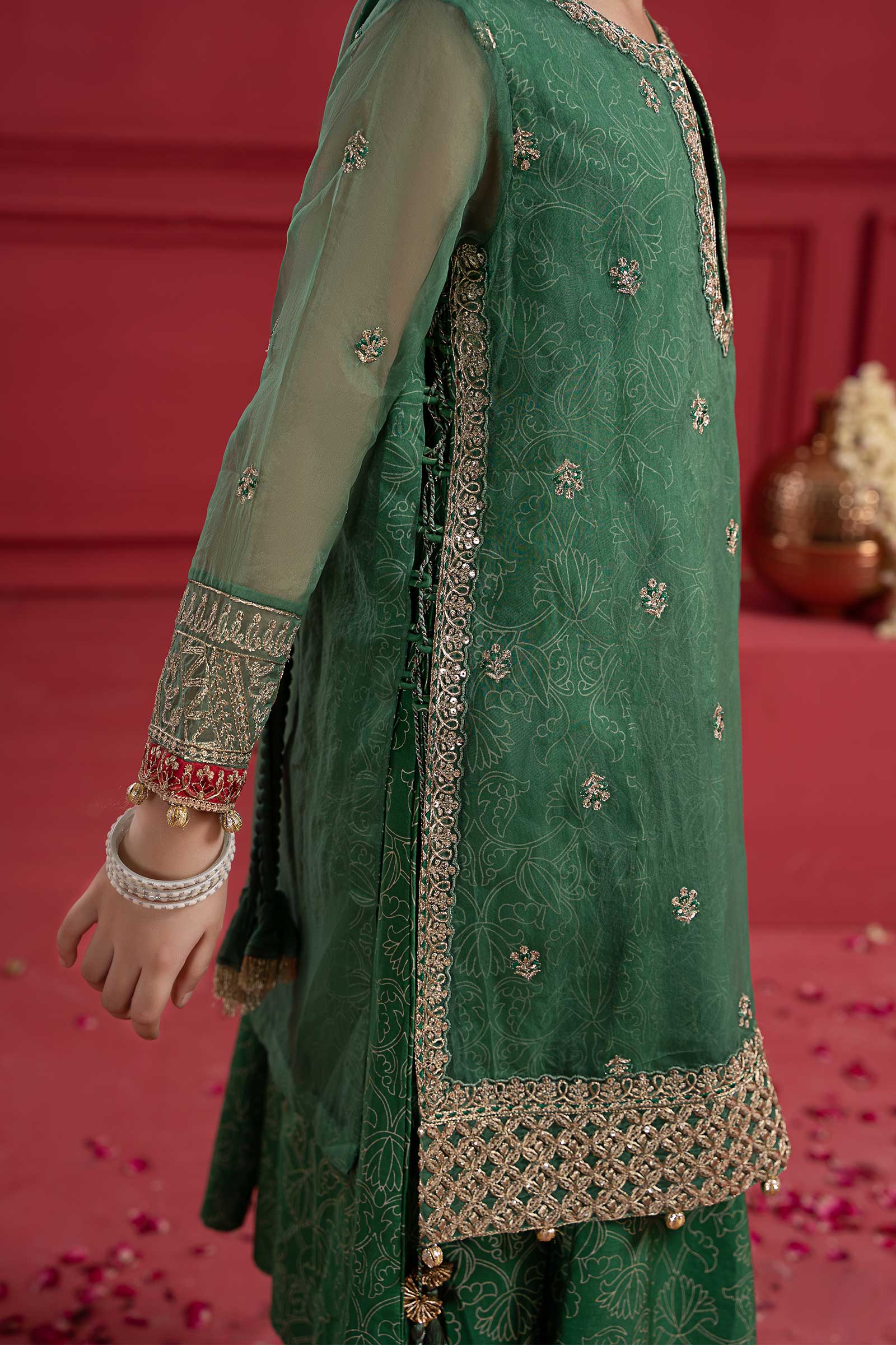Maria B | Suit Green MKS-W23-21 - by - Libasekhas UK - Registered Vendor of : Maria B - 100% Original Designer Dresss