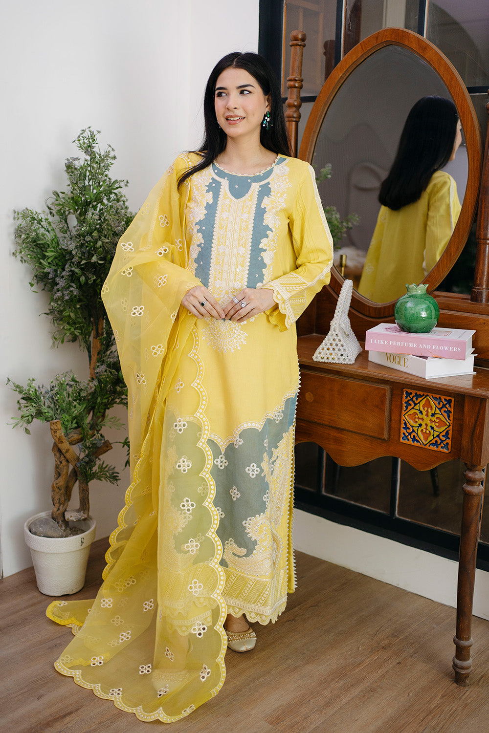 Maryum N Maria | Koel 25 | ROBYN - MS50285 - by - Libasekhas UK - Registered Vendor of : Maryum N Maria - 100% Original Designer Dresss