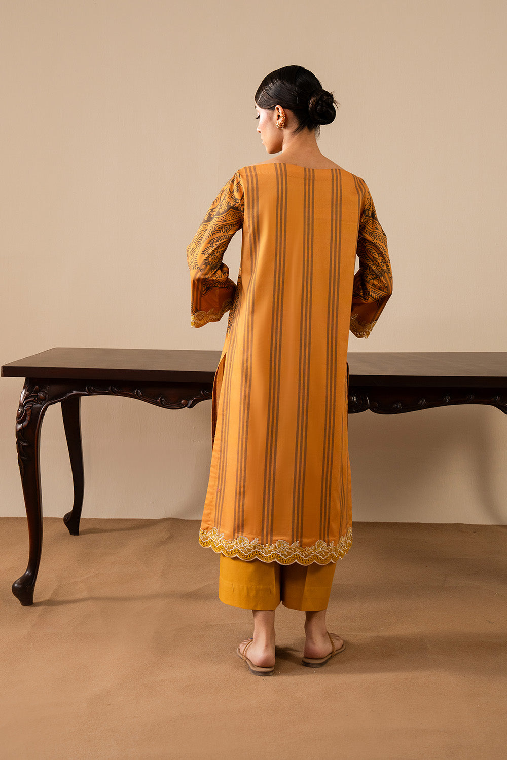 Maryum N Maria | Floren Lawn | IRIS - by - Libasekhas UK - Registered Vendor of : Maryam N Maria - 100% Original Designer Dresss