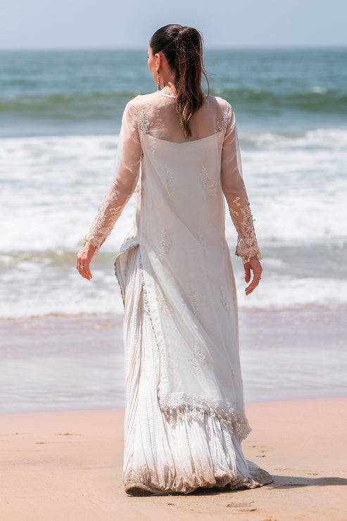 Emaan Adeel | Kamari Reveuse Wedding Formals | NOVA - by - Libasekhas UK - Registered Vendor of : Emaan Adeel - 100% Original Designer Dresss
