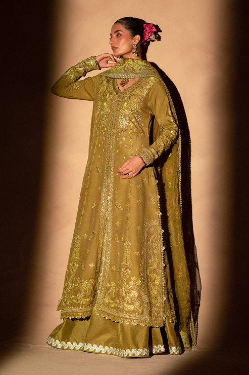 Emaan Adeel | Selene Formals | AURELIA - by - Libasekhas UK - Registered Vendor of : Emaan Adeel - 100% Original Designer Dresss