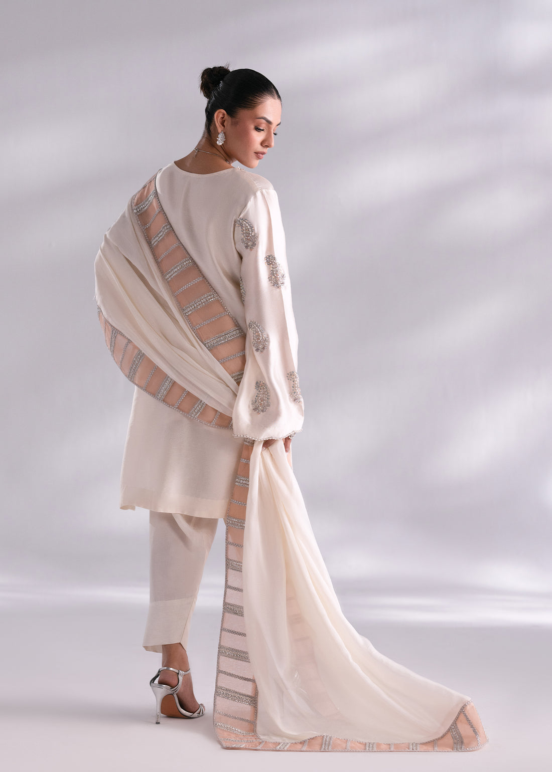 Mehak Yaqoob | Enchante The Luxe Edit | Opal - by - Libasekhas UK - Registered Vendor of : Mehak Yaqoob - 100% Original Designer Dresss