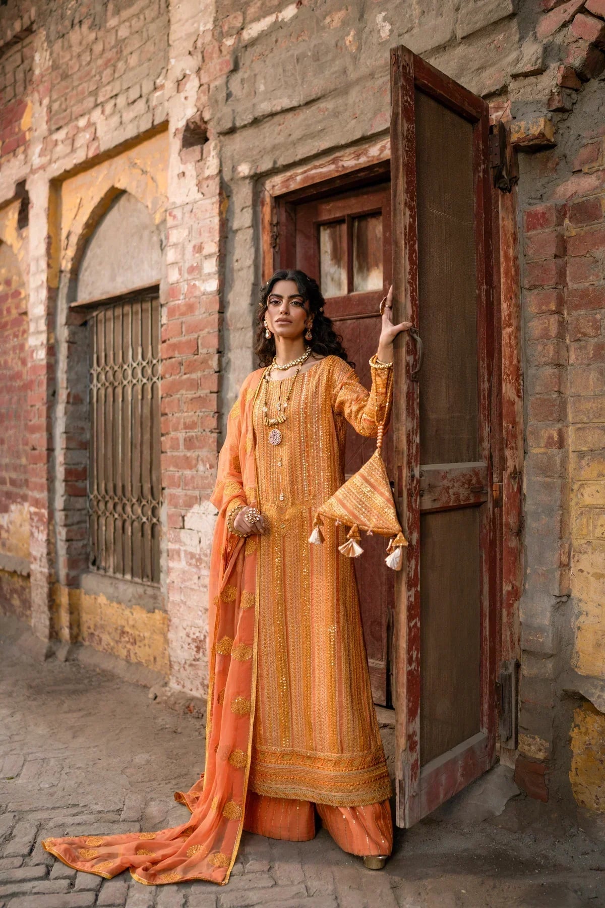 Erum Khan | Mannat Formals | Shamma - by - Libasekhas UK - Registered Vendor of : Erum Khan - 100% Original Designer Dresss