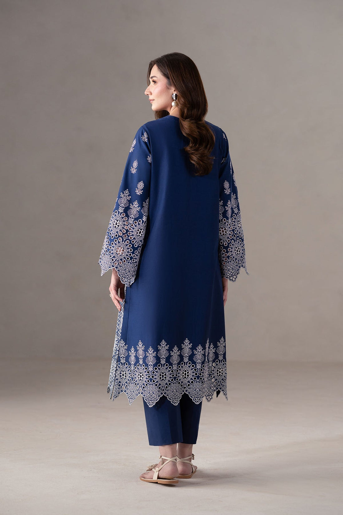 Akbar Aslam | Pret Lawn | Ovria - by - Libasekhas UK - Registered Vendor of : Akbar Aslam - 100% Original Designer Dresss
