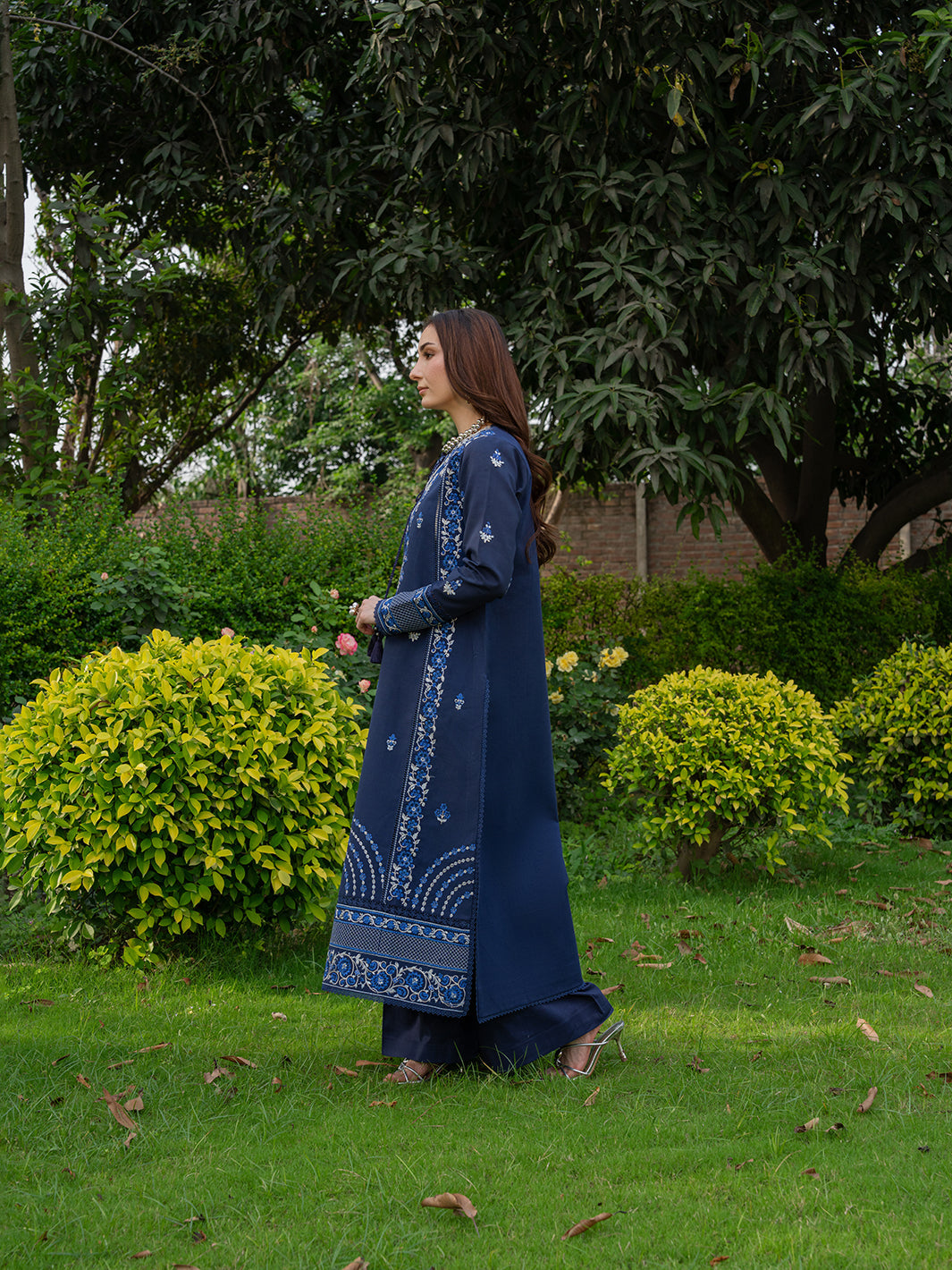 Mahnur | Amaya Lawn 26 | MU-01 - by Libasekhas UK - Registered Vendor of : Mahnur - 100% Original Designer Dress