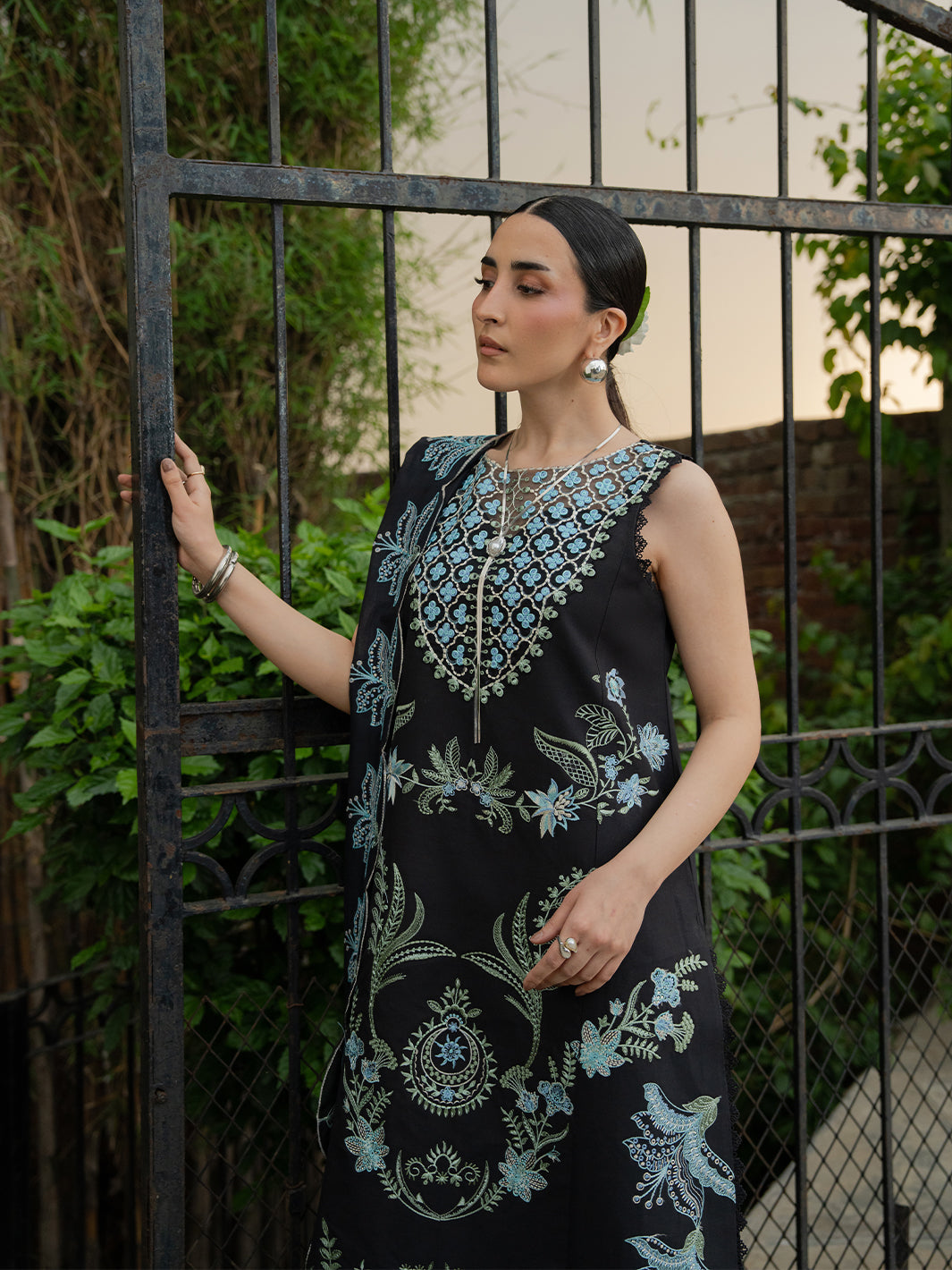 Mahnur | Amaya Lawn 26 | MU-11 - by Libasekhas UK - Registered Vendor of : Mahnur - 100% Original Designer Dress