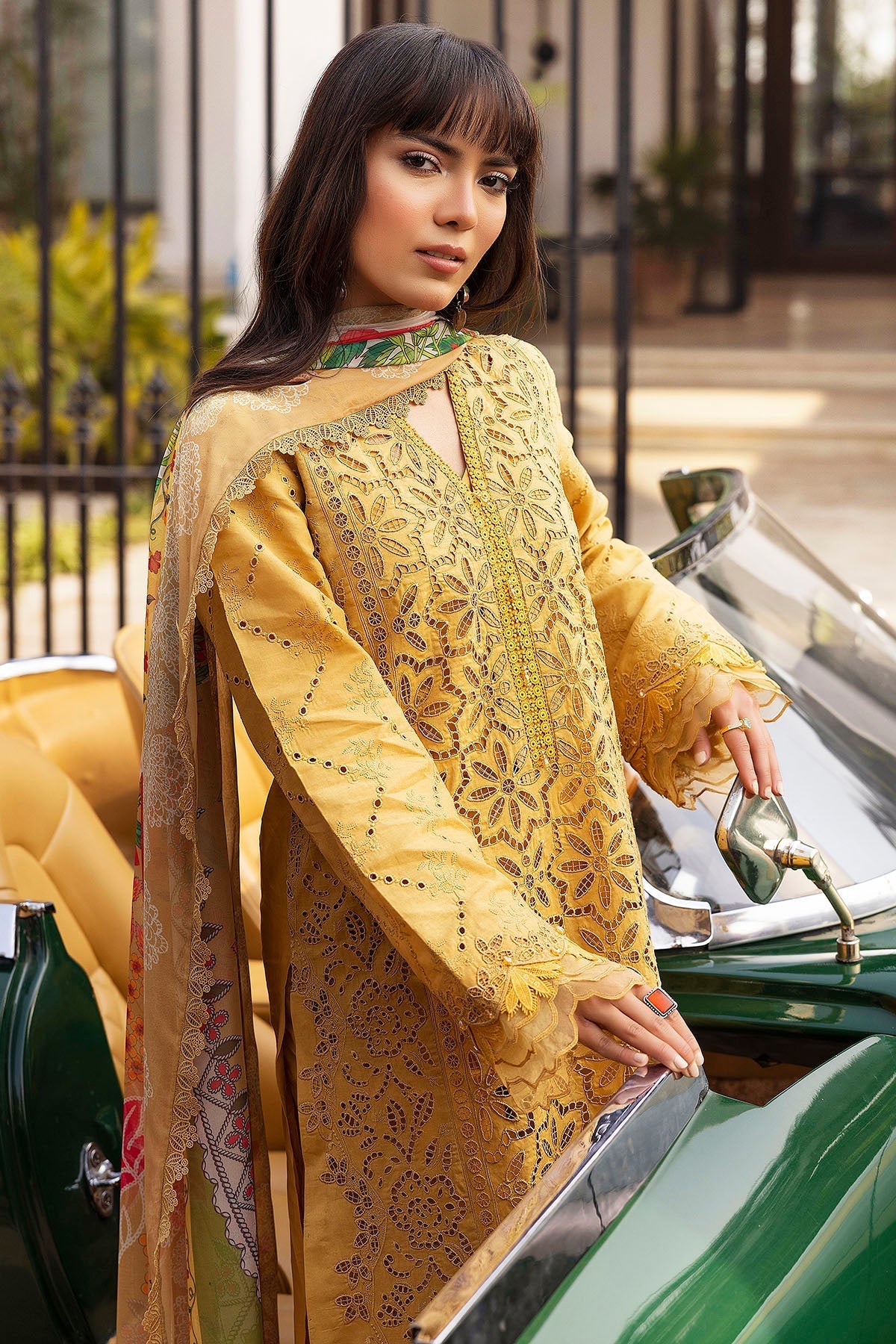 Motifz | Premium Lawn 25 | 5323-GENEVA - by - Libasekhas UK - Registered Vendor of : Motifz - 100% Original Designer Dresss