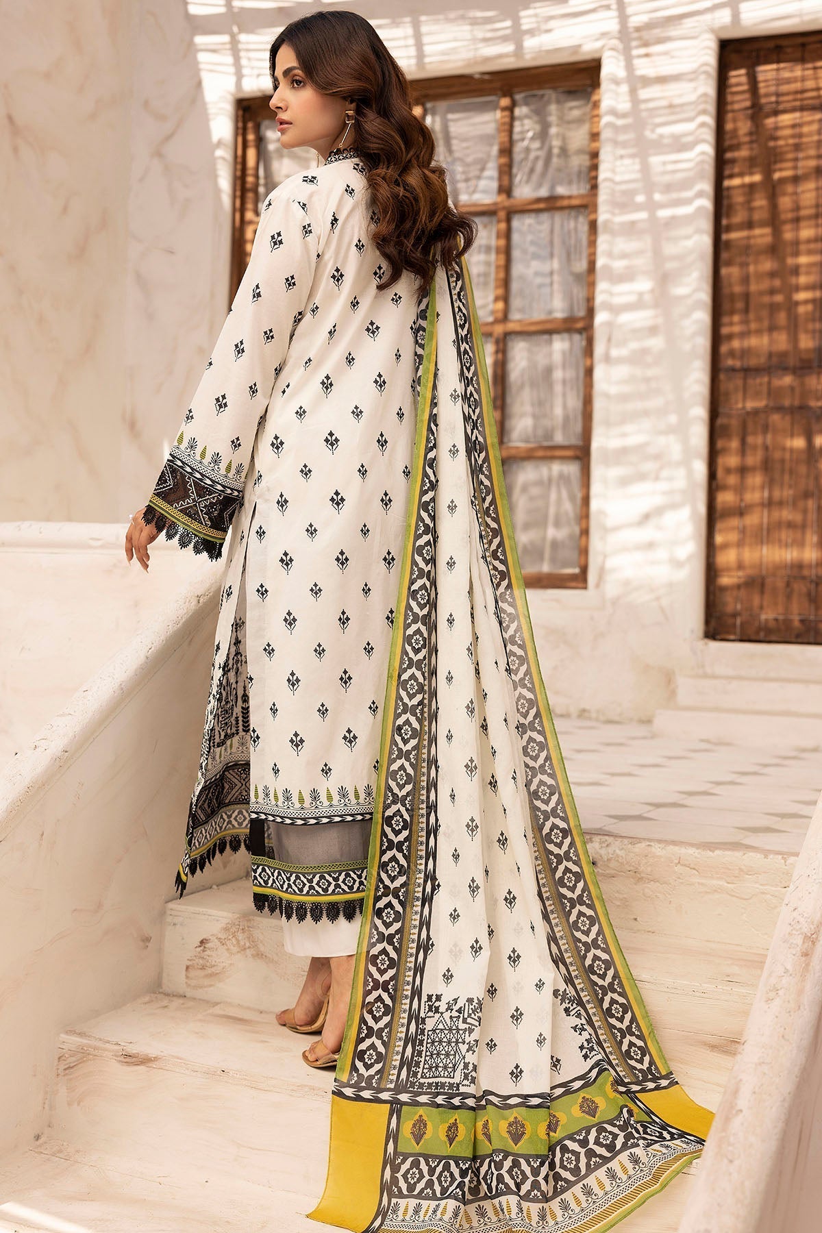 Motifz | Umang Lawn | 5417-SIRAA - by - Libasekhas UK - Registered Vendor of : Motifz - 100% Original Designer Dresss