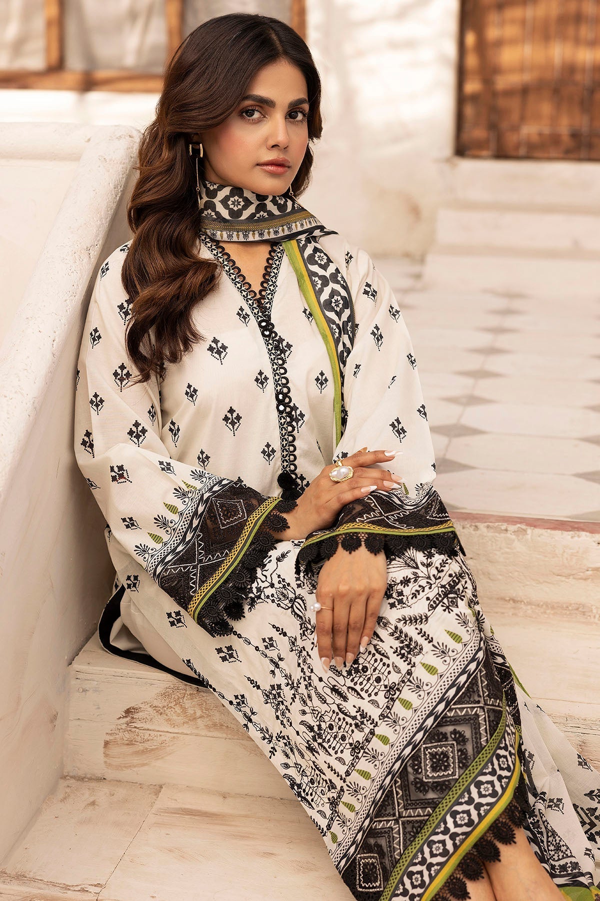 Motifz | Umang Lawn | 5417-SIRAA - by - Libasekhas UK - Registered Vendor of : Motifz - 100% Original Designer Dresss