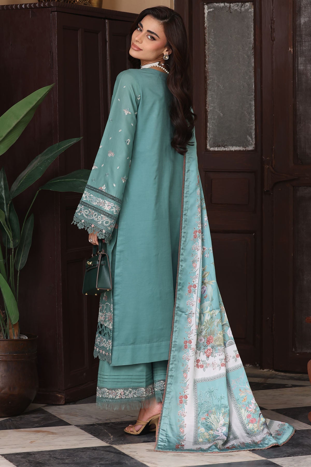 Motifz | Premium Lawn 26 | 5922 - by Libasekhas UK - Registered Vendor of : Motifz - 100% Original Designer Dress