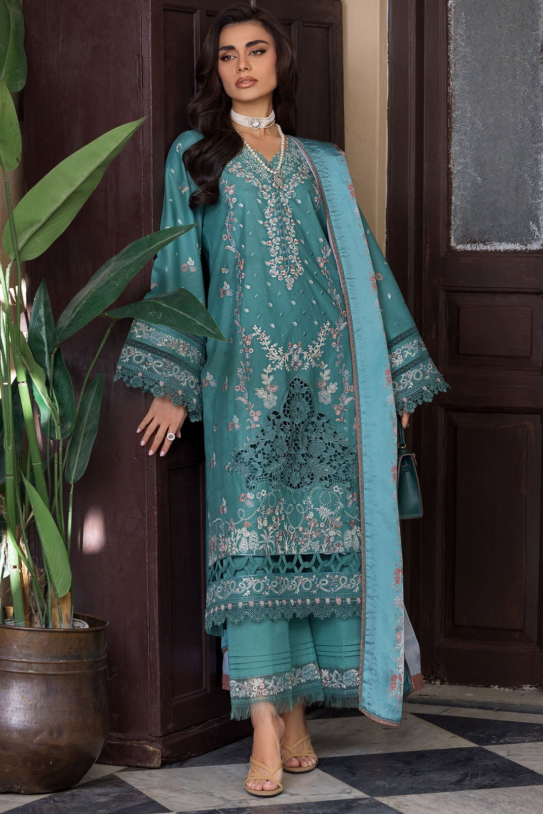 Motifz | Premium Lawn 26 | 5922 - by Libasekhas UK - Registered Vendor of : Motifz - 100% Original Designer Dress