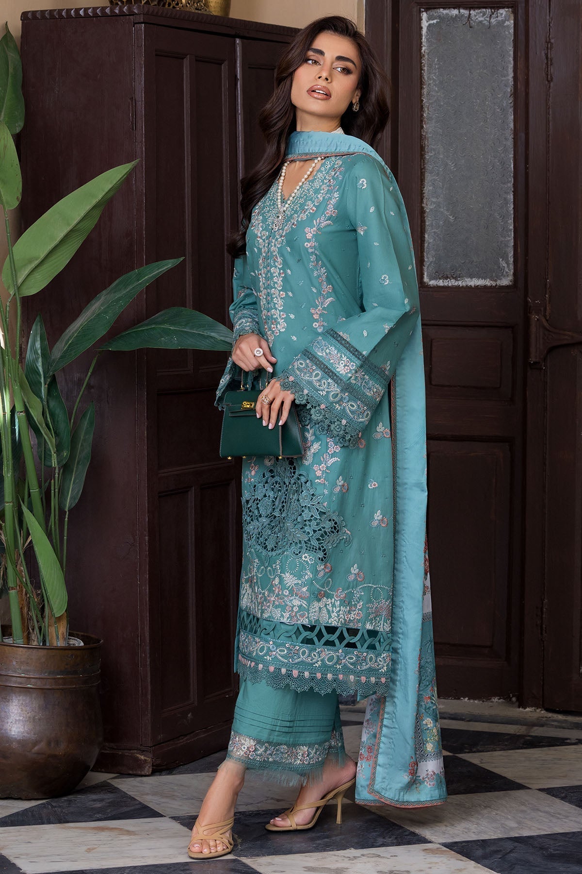 Motifz | Premium Lawn 26 | 5922 - by Libasekhas UK - Registered Vendor of : Motifz - 100% Original Designer Dress