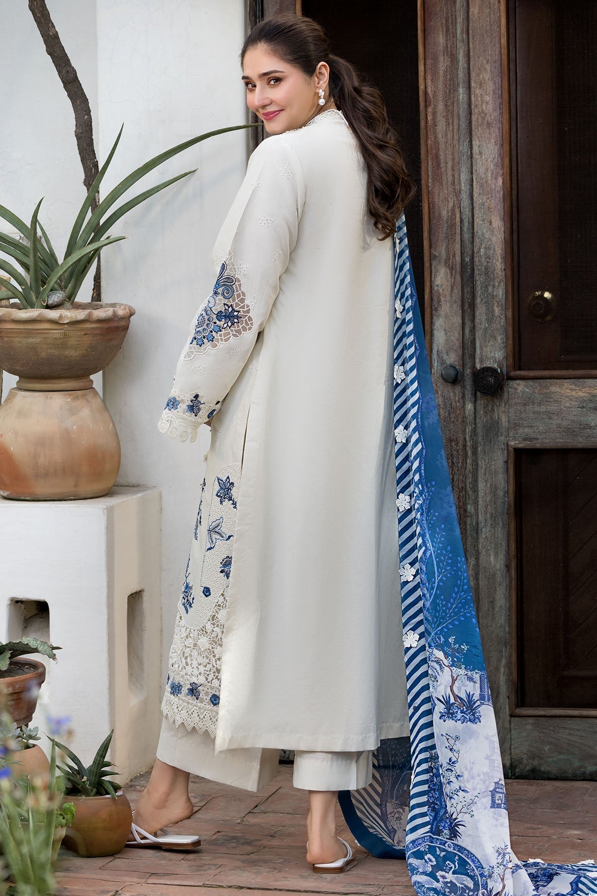Motifz | Premium Lawn 26 | 6118-LIGRIA - by Libasekhas UK - Registered Vendor of : Motifz - 100% Original Designer Dress
