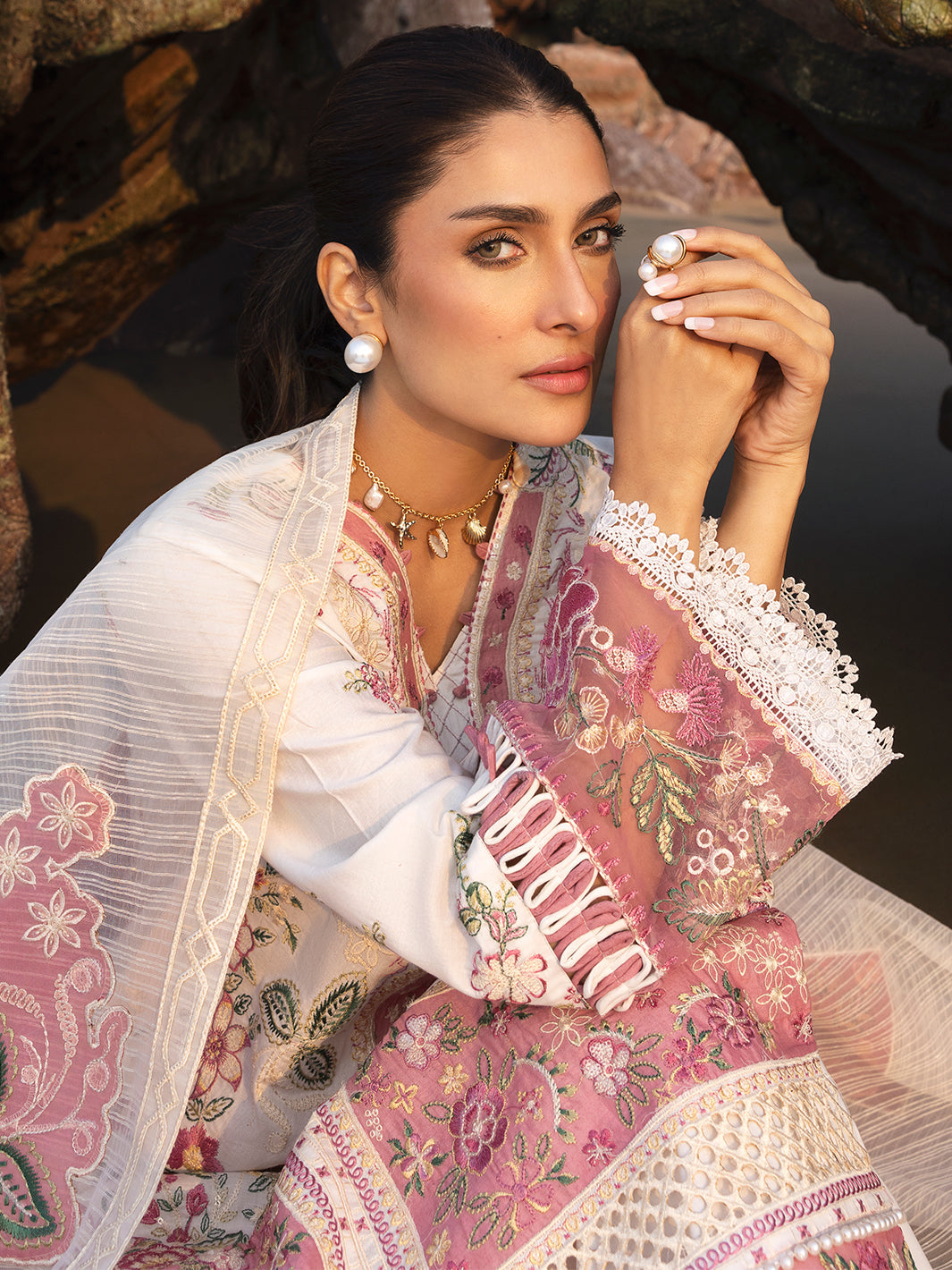 Mahnur | Sirena Luxury Lawn 25 | Magnolia - by - Libasekhas UK - Registered Vendor of : Mahnur - 100% Original Designer Dresss