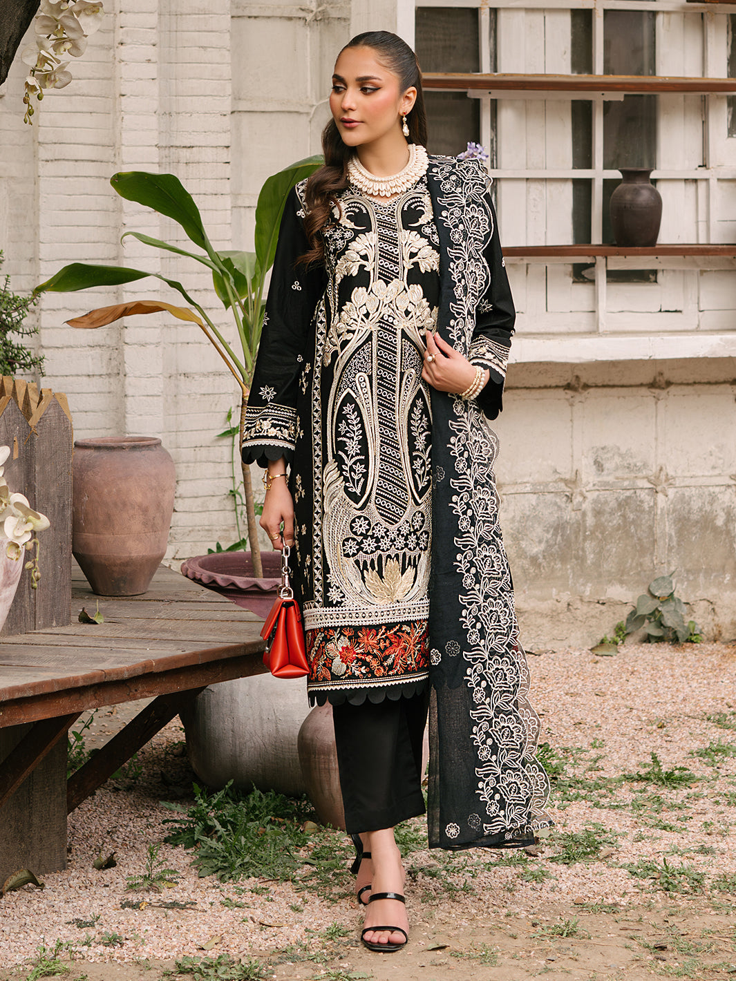 Mahnur | Masakali Luxury Lawn 24 | MK 04 - A - by - Libasekhas UK - Registered Vendor of : Mahnur - 100% Original Designer Dresss