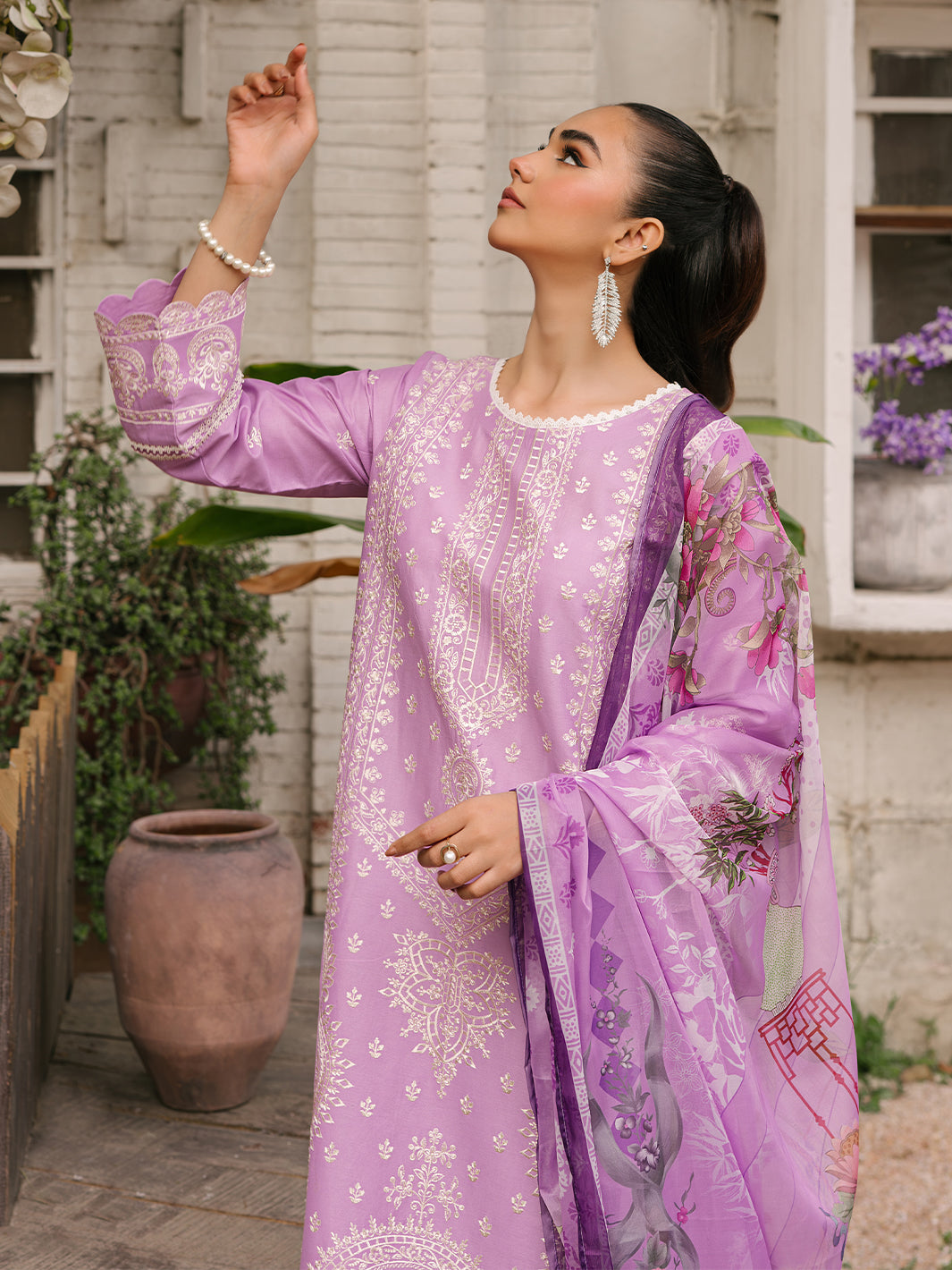 Mahnur | Masakali Luxury Lawn 24 | MK 05 - B - by - Libasekhas UK - Registered Vendor of : Mahnur - 100% Original Designer Dresss