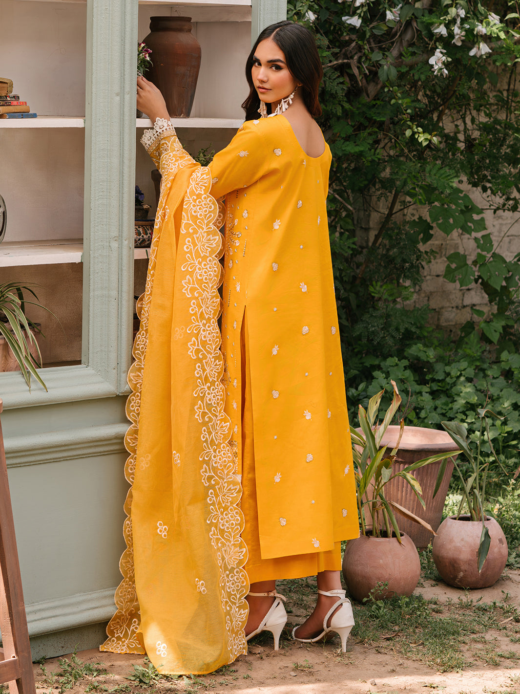 Mahnur | Masakali Luxury Lawn 24 | MK 06 - A - by - Libasekhas UK - Registered Vendor of : Mahnur - 100% Original Designer Dresss