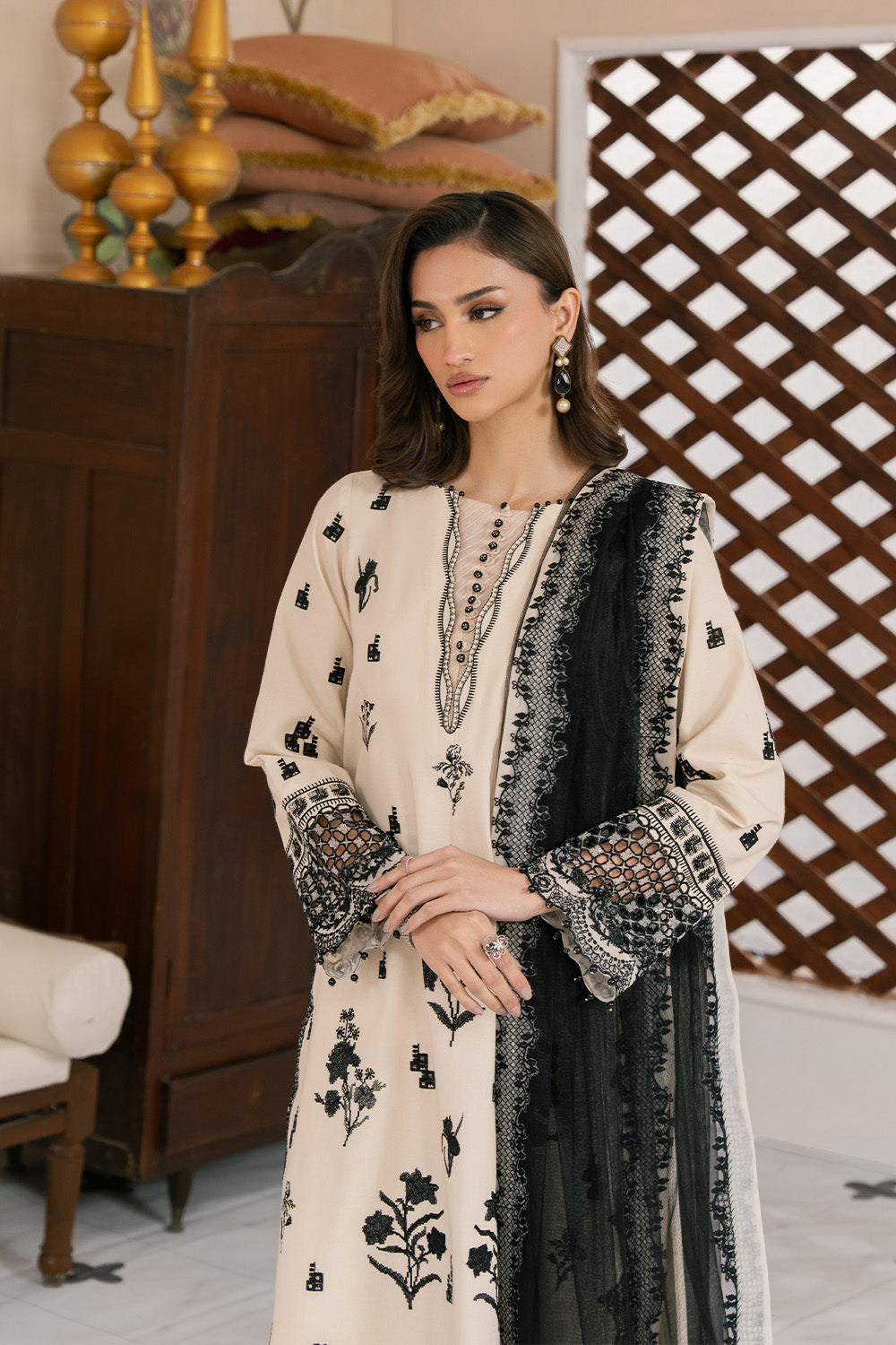 Maryum N Maria | Eid Luxury Lawn 25 | ATEFEH - MS50157 - by - Libasekhas UK - Registered Vendor of : Maryum N Maria - 100% Original Designer Dresss