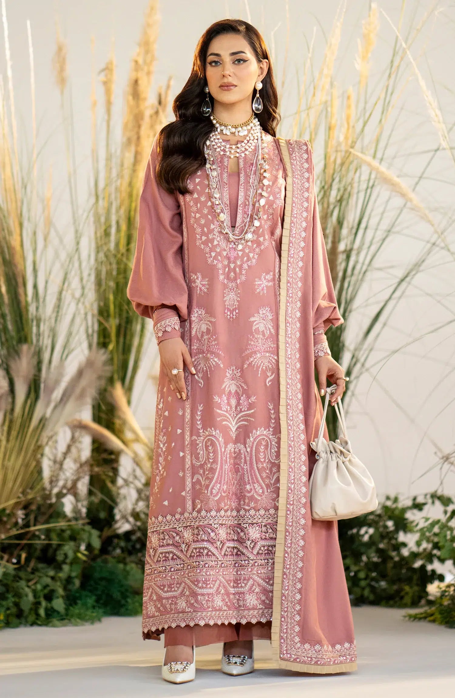 Maryum N Maria | Shehr Bano Winter 23 | DILREET MW23552 - by - Libasekhas UK - Registered Vendor of : Maryum N Maria - 100% Original Designer Dresss
