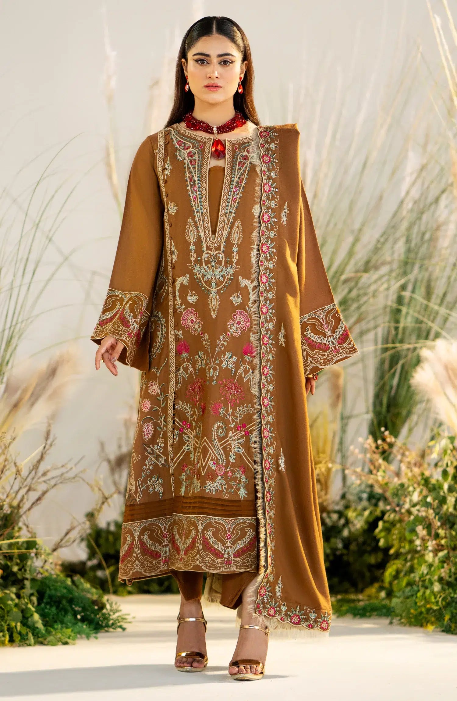Maryum N Maria | Shehr Bano Winter 23 | HARLEEN MW23564 - by - Libasekhas UK - Registered Vendor of : Maryum N Maria - 100% Original Designer Dresss