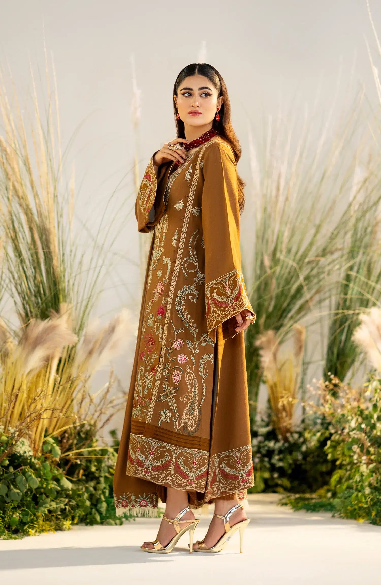 Maryum N Maria | Shehr Bano Winter 23 | HARLEEN MW23564 - by - Libasekhas UK - Registered Vendor of : Maryum N Maria - 100% Original Designer Dresss