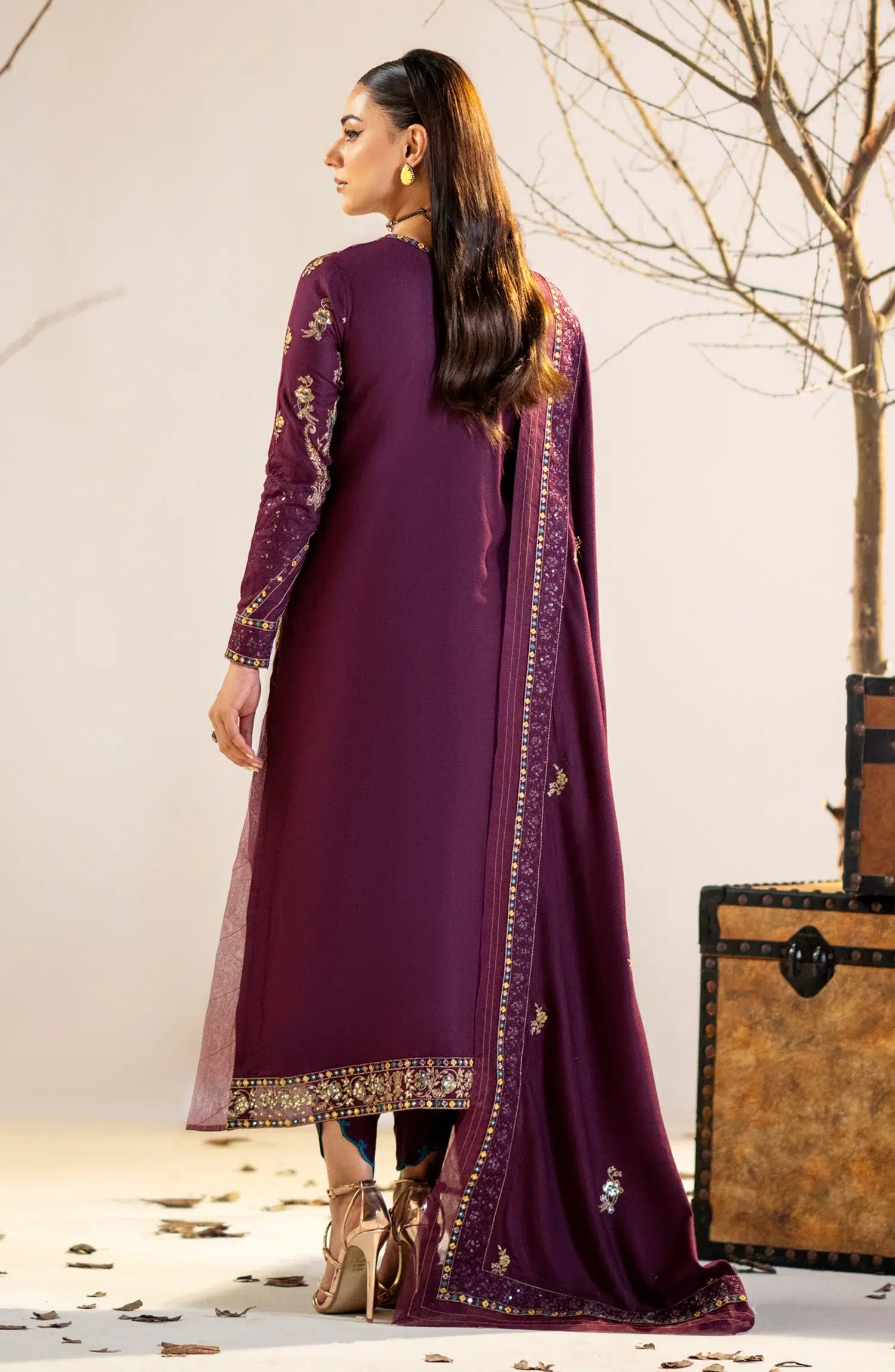 Maryum N Maria | Shehr Bano Winter 23 | JANEA MW23565 - by - Libasekhas UK - Registered Vendor of : Maryum N Maria - 100% Original Designer Dresss