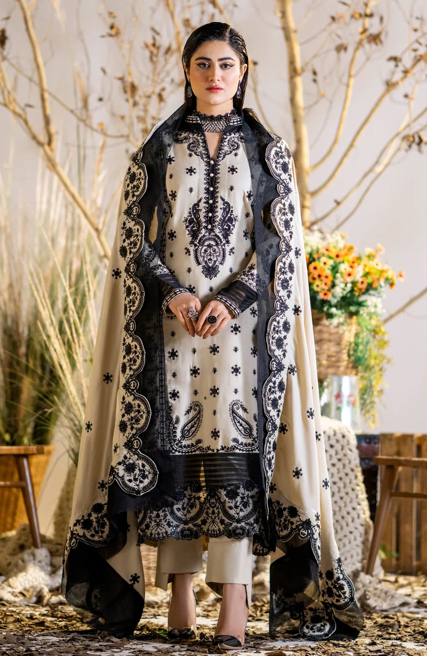 Maryum N Maria | Shehr Bano Winter 23 | SIMRAN MW23555 - by - Libasekhas UK - Registered Vendor of : Maryum N Maria - 100% Original Designer Dresss