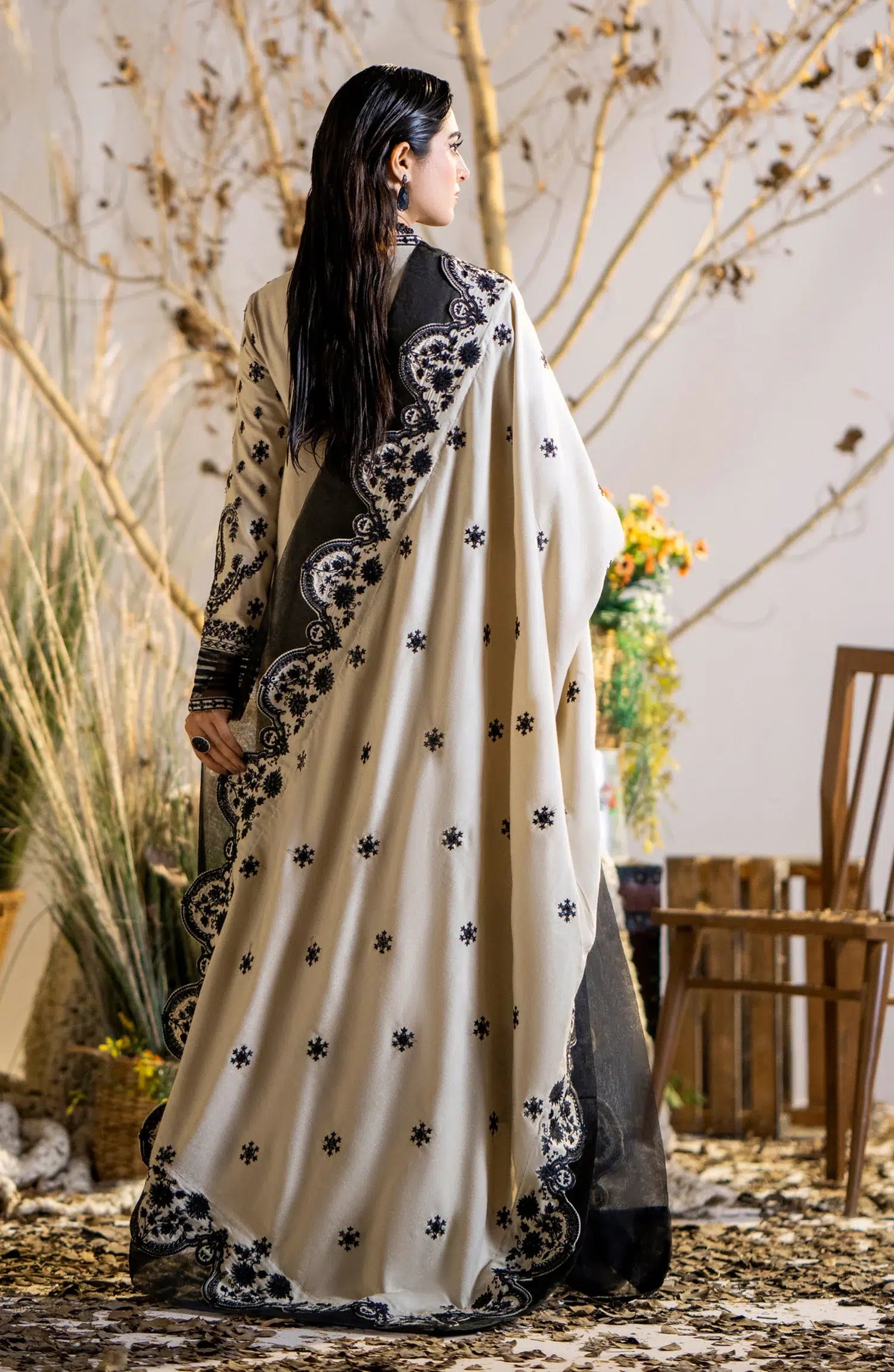 Maryum N Maria | Shehr Bano Winter 23 | SIMRAN MW23555 - by - Libasekhas UK - Registered Vendor of : Maryum N Maria - 100% Original Designer Dresss