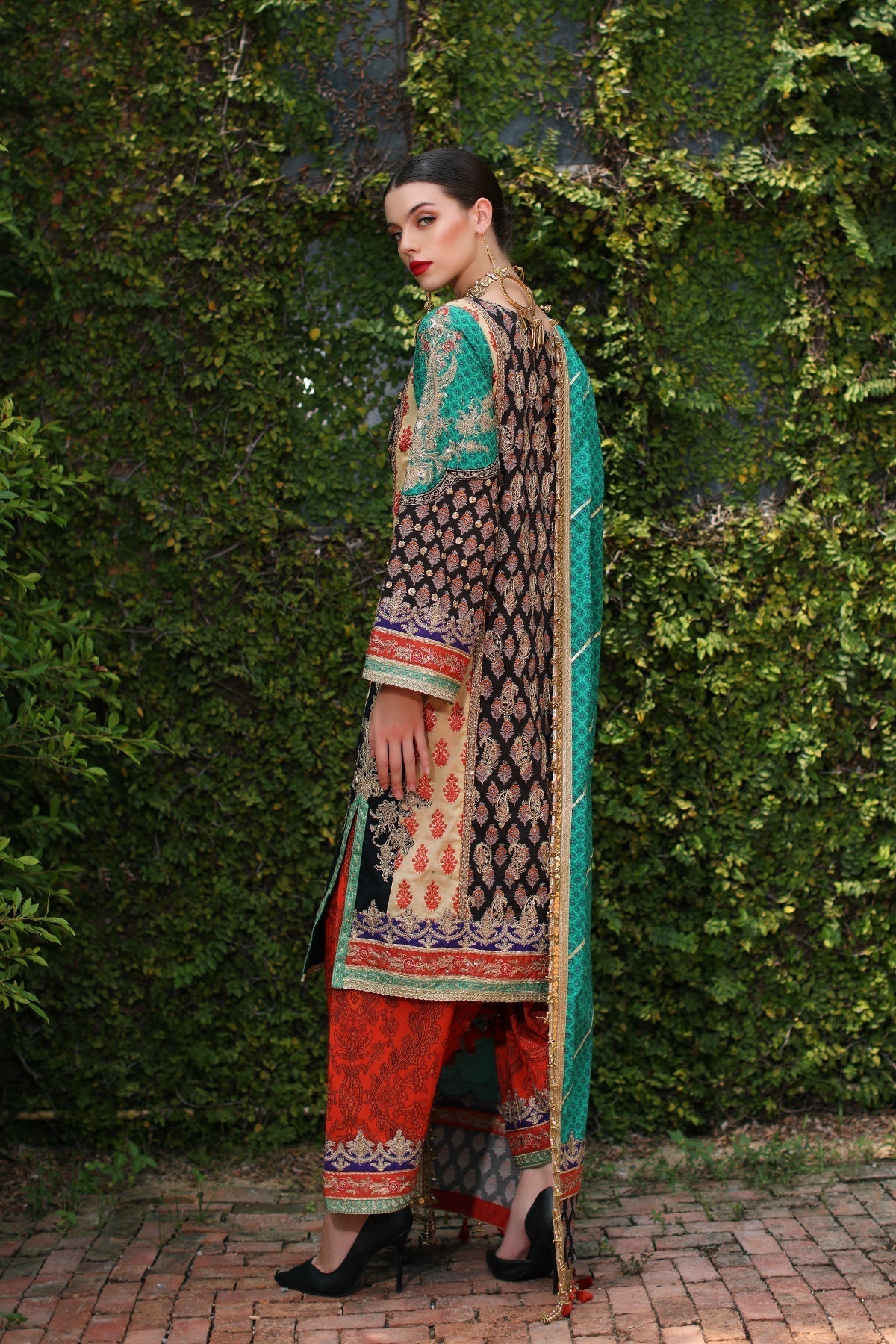 Mina Kashif | Festive Lawn | Zenel - by - Libasekhas UK - Registered Vendor of : Mina Kashif - 100% Original Designer Dresss