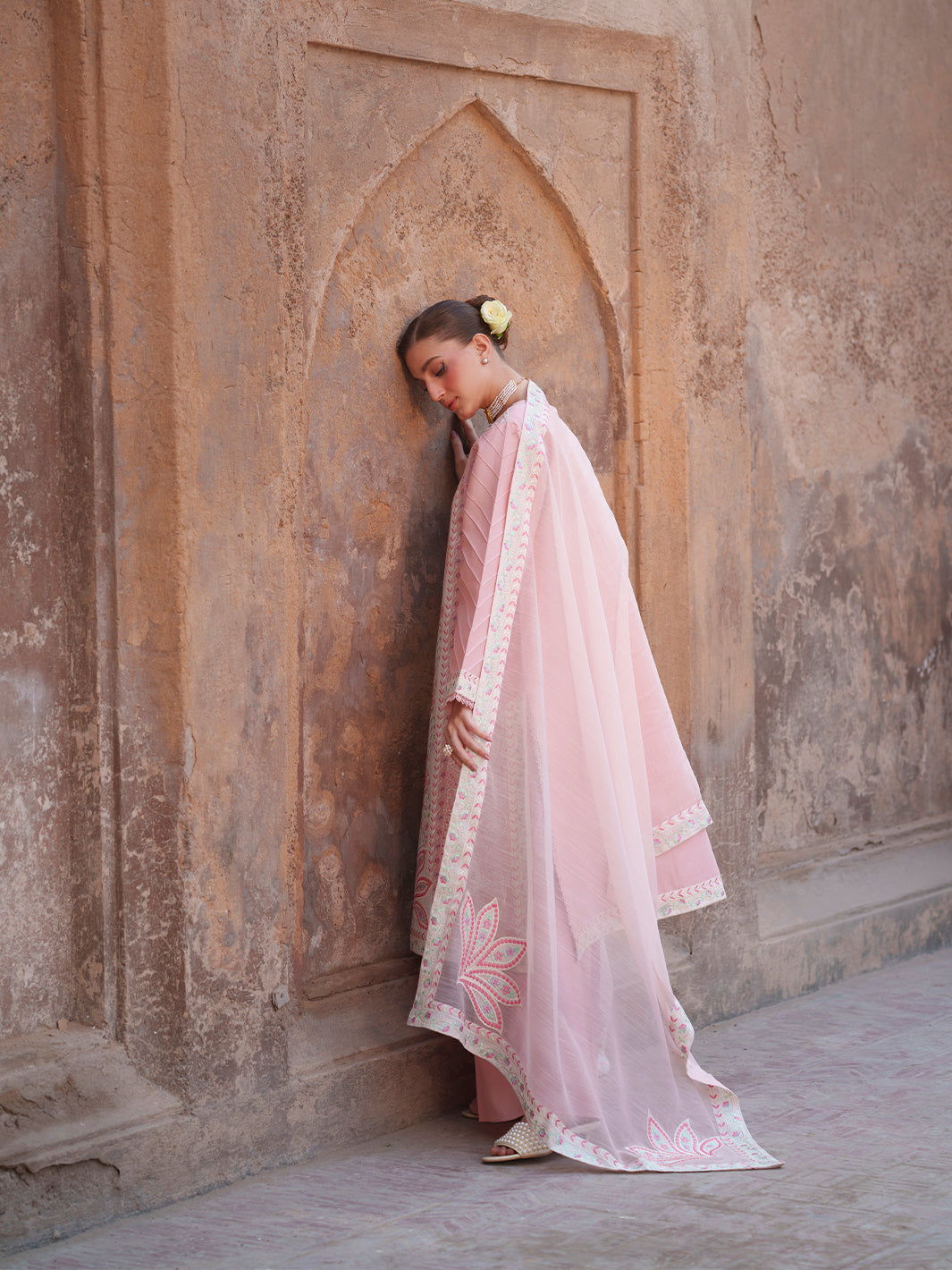 Mahnur | Nilofer Luxury Lawn 26 | NL-01 - by Libasekhas UK - Registered Vendor of : Mahnur - 100% Original Designer Dress
