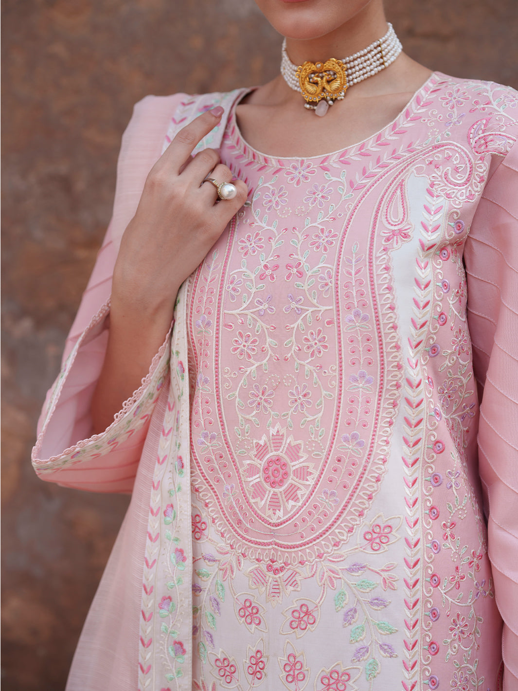 Mahnur | Nilofer Luxury Lawn 26 | NL-01 - by Libasekhas UK - Registered Vendor of : Mahnur - 100% Original Designer Dress