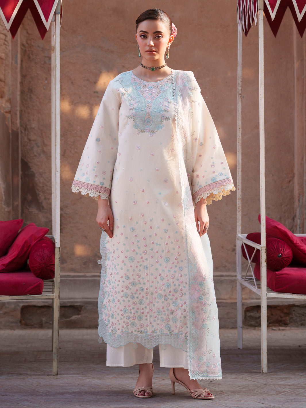 Mahnur | Nilofer Luxury Lawn 26 | NL-02 - by Libasekhas UK - Registered Vendor of : Mahnur - 100% Original Designer Dress