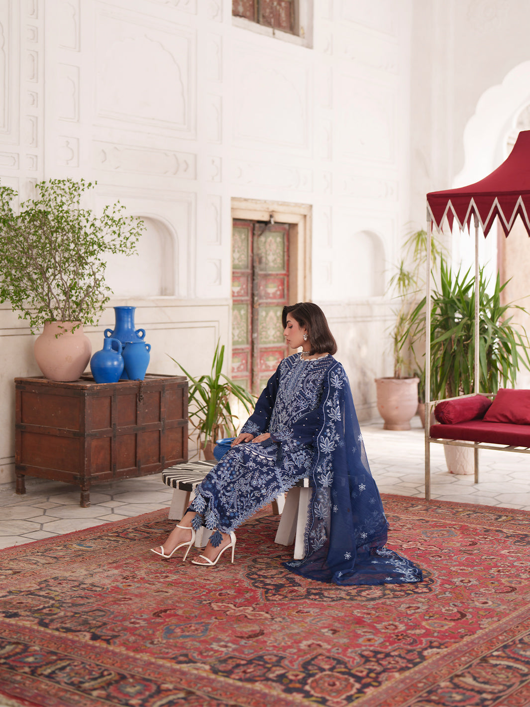 Mahnur | Nilofer Luxury Lawn 26 | NL-04 - by Libasekhas UK - Registered Vendor of : Mahnur - 100% Original Designer Dress