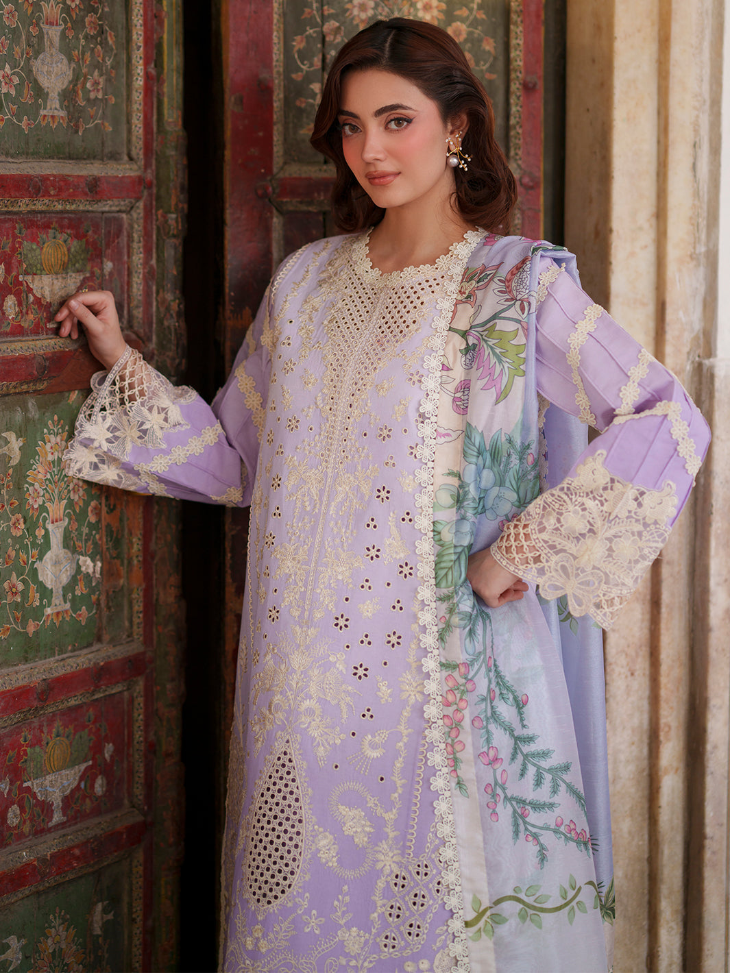 Mahnur | Nilofer Luxury Lawn 26 | NL-05 - by Libasekhas UK - Registered Vendor of : Mahnur - 100% Original Designer Dress