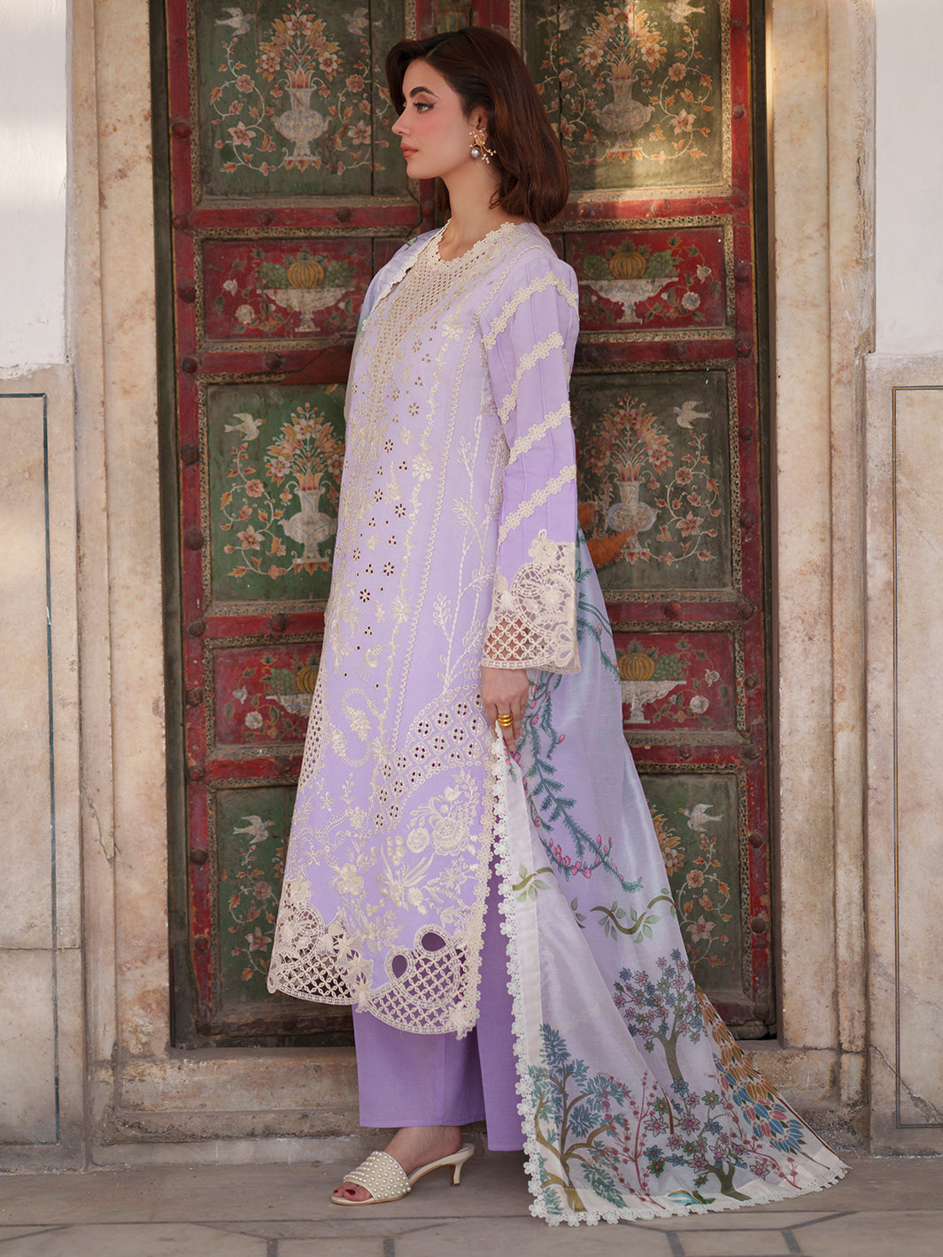Mahnur | Nilofer Luxury Lawn 26 | NL-05 - by Libasekhas UK - Registered Vendor of : Mahnur - 100% Original Designer Dress
