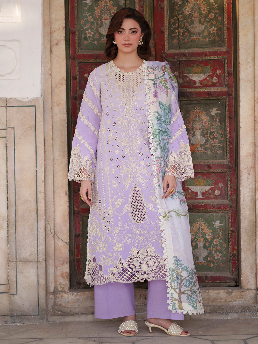 Mahnur | Nilofer Luxury Lawn 26 | NL-05 - by Libasekhas UK - Registered Vendor of : Mahnur - 100% Original Designer Dress