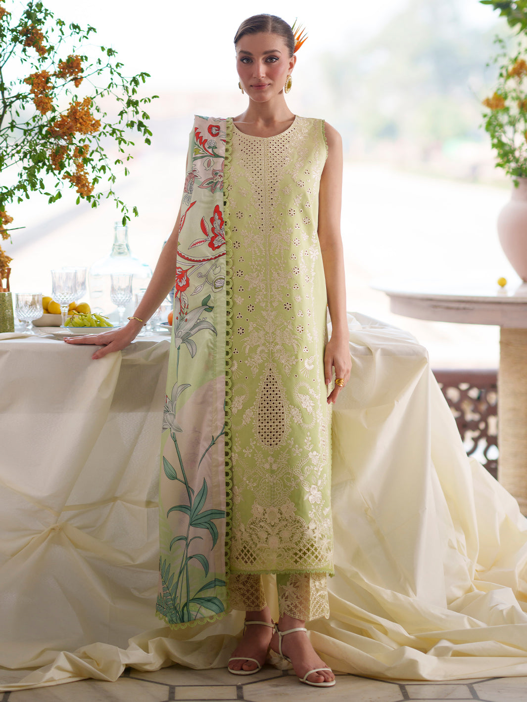 Mahnur | Nilofer Luxury Lawn 26 | NL-06 - by Libasekhas UK - Registered Vendor of : Mahnur - 100% Original Designer Dress