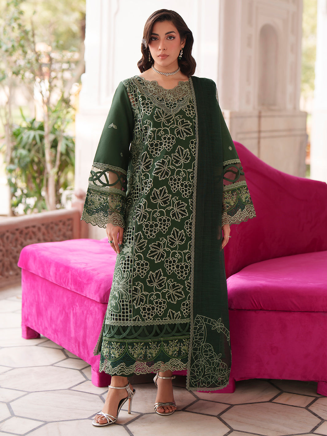 Mahnur | Nilofer Luxury Lawn 26 | NL-09 - by Libasekhas UK - Registered Vendor of : Mahnur - 100% Original Designer Dress
