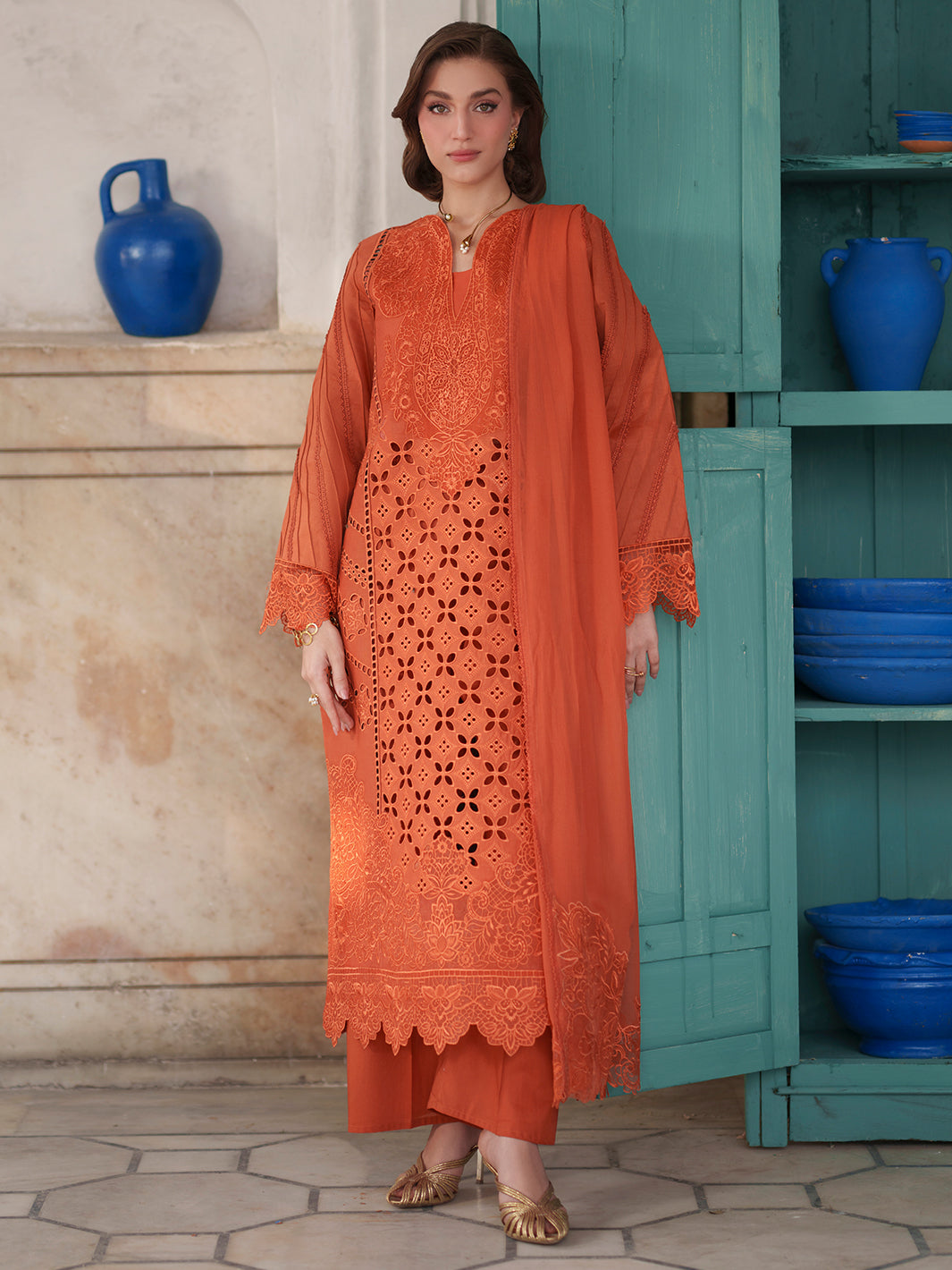 Mahnur | Nilofer Luxury Lawn 26 | NL-11 - by Libasekhas UK - Registered Vendor of : Mahnur - 100% Original Designer Dress