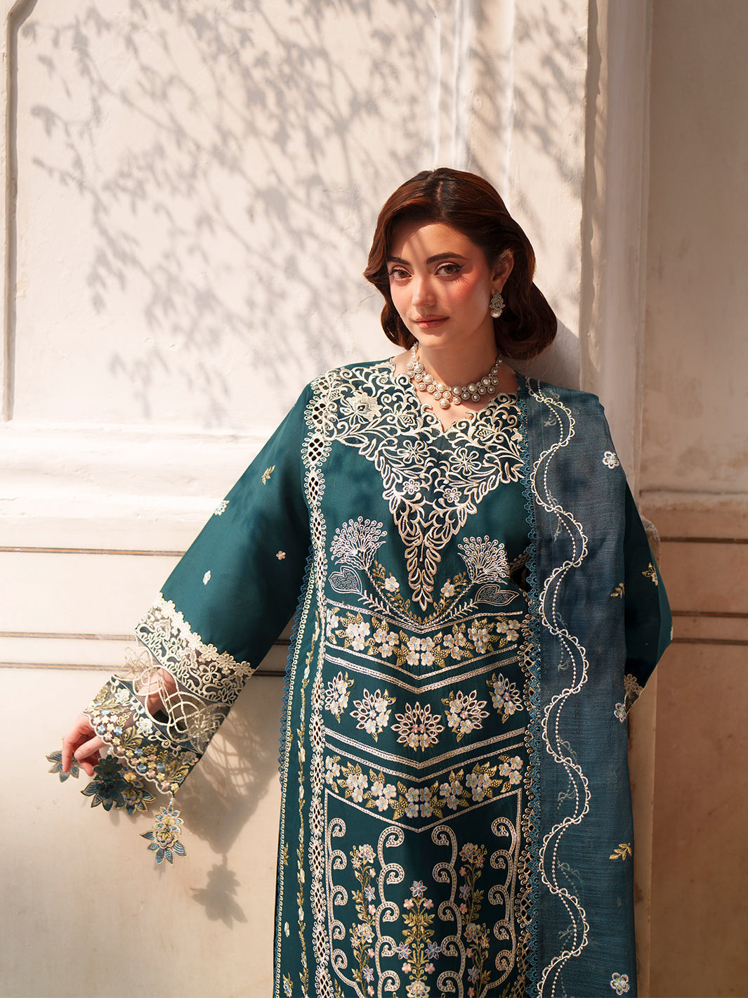 Mahnur | Nilofer Luxury Lawn 26 | NL-13 - by Libasekhas UK - Registered Vendor of : Mahnur - 100% Original Designer Dress