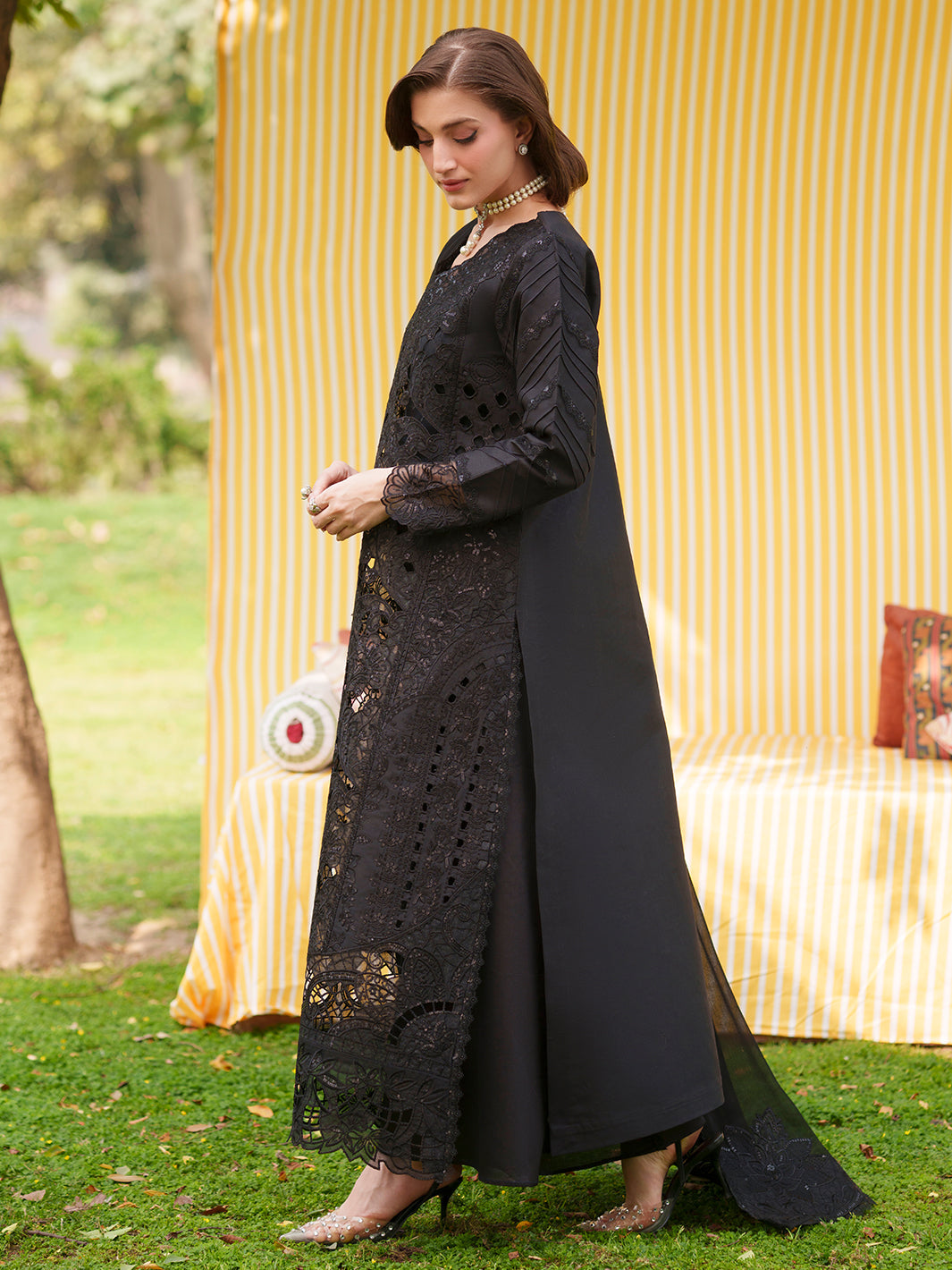 Mahnur | Nilofer Luxury Lawn 26 | NL-14 - by Libasekhas UK - Registered Vendor of : Mahnur - 100% Original Designer Dress