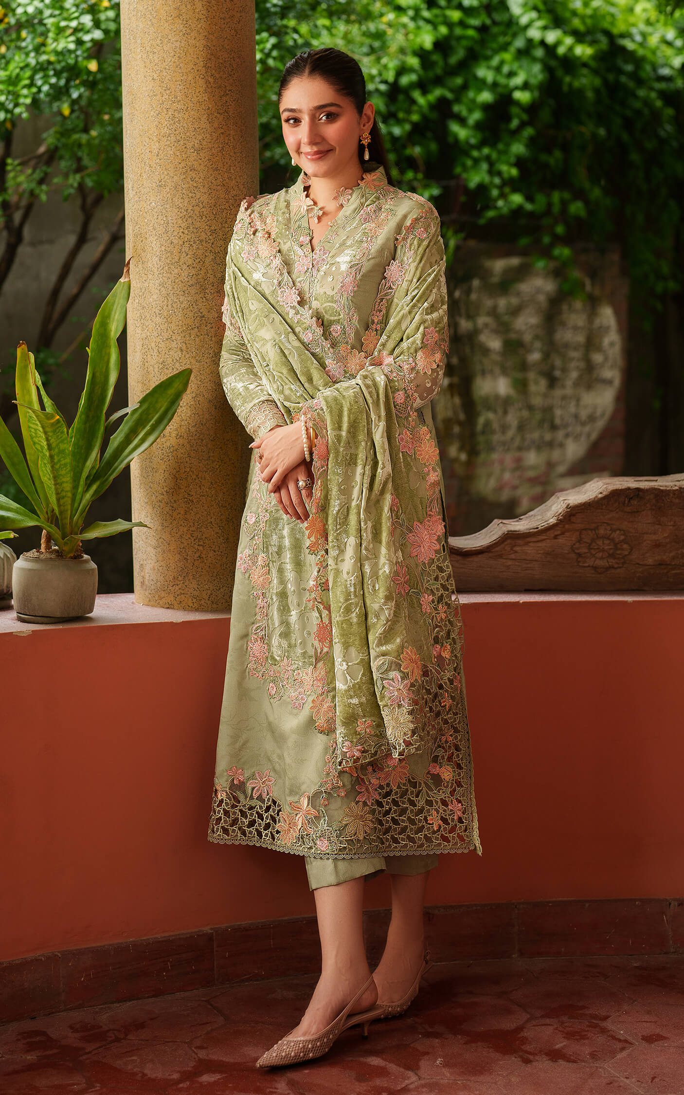 Asifa and Nabeel | Pashmina Luxe 25 | Noir LWC25-04 - by Libasekhas UK - Registered Vendor of : Asifa and Nabeel - 100% Original Designer Dress