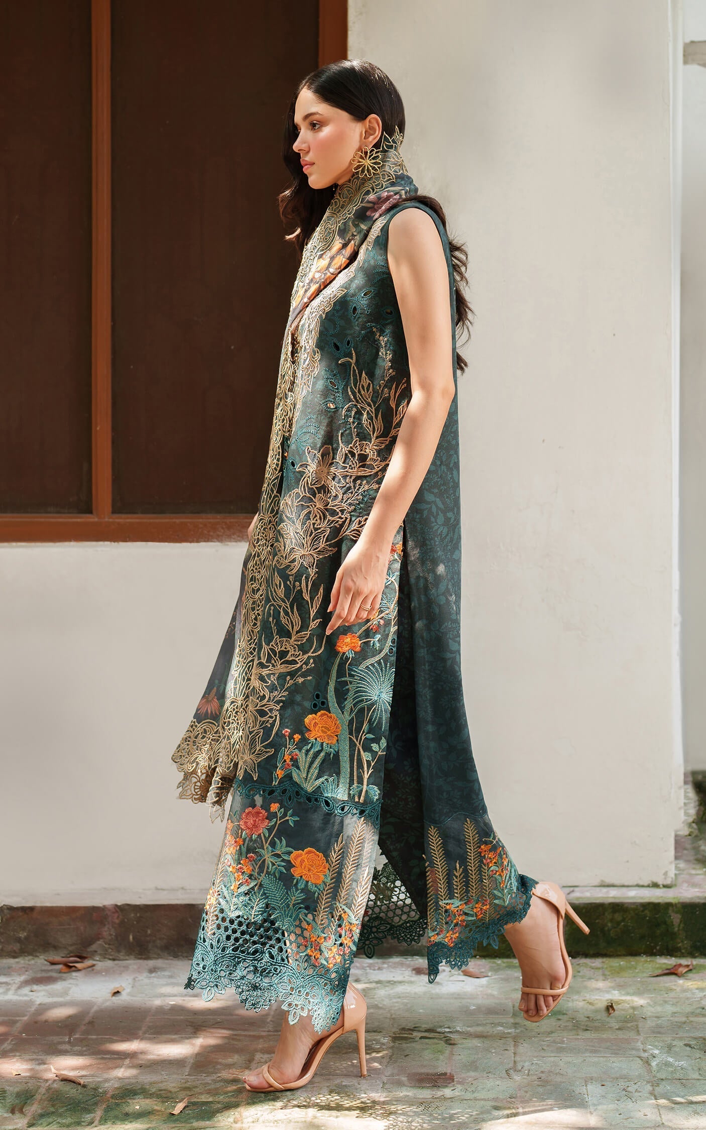 Asifa and Nabeel | Pashmina Luxe 25 |Nora LWC25-01 - by Libasekhas UK - Registered Vendor of : Asifa and Nabeel - 100% Original Designer Dress