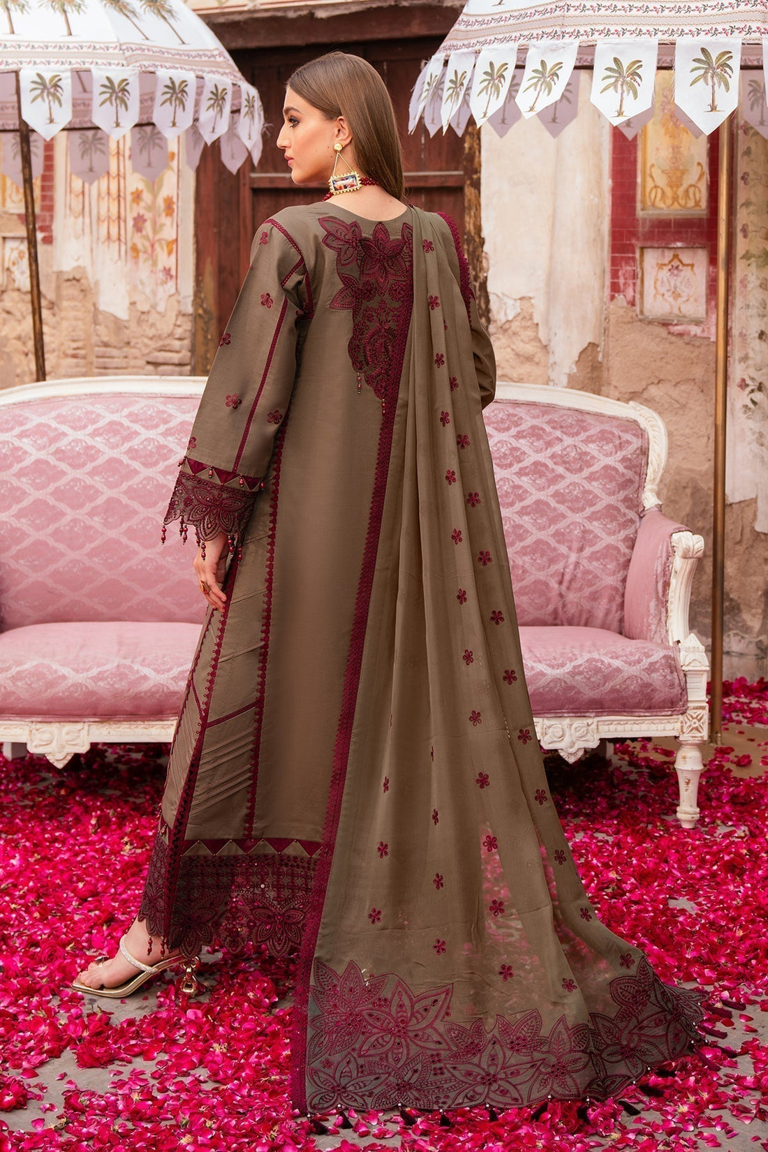 Alizeh | Rawayat Luxury Lawn 24 | Zeenat - by - Libasekhas UK - Registered Vendor of : Alizeh - 100% Original Designer Dresss