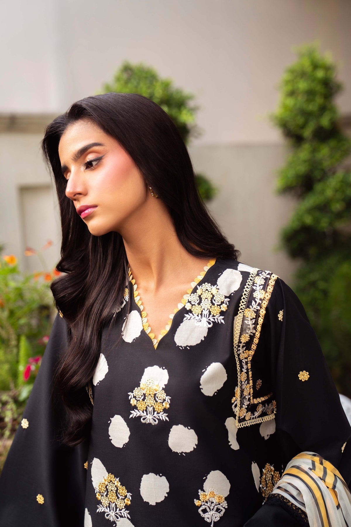 Sable Vogue | Lila Lawn 25 | SAL-03-25 - by - Libasekhas UK - Registered Vendor of : Sable Vogue - 100% Original Designer Dresss
