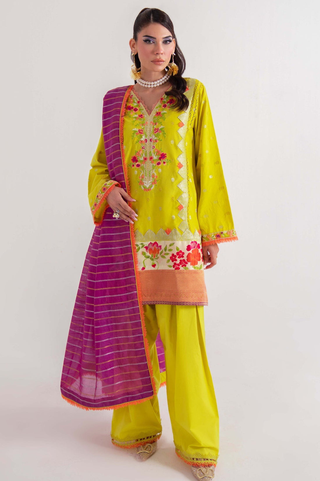 Sable Vogue | Luxury Lawn 25 | SL-04-25-V2 - by - Libasekhas UK - Registered Vendor of : Sable Vogue - 100% Original Designer Dresss